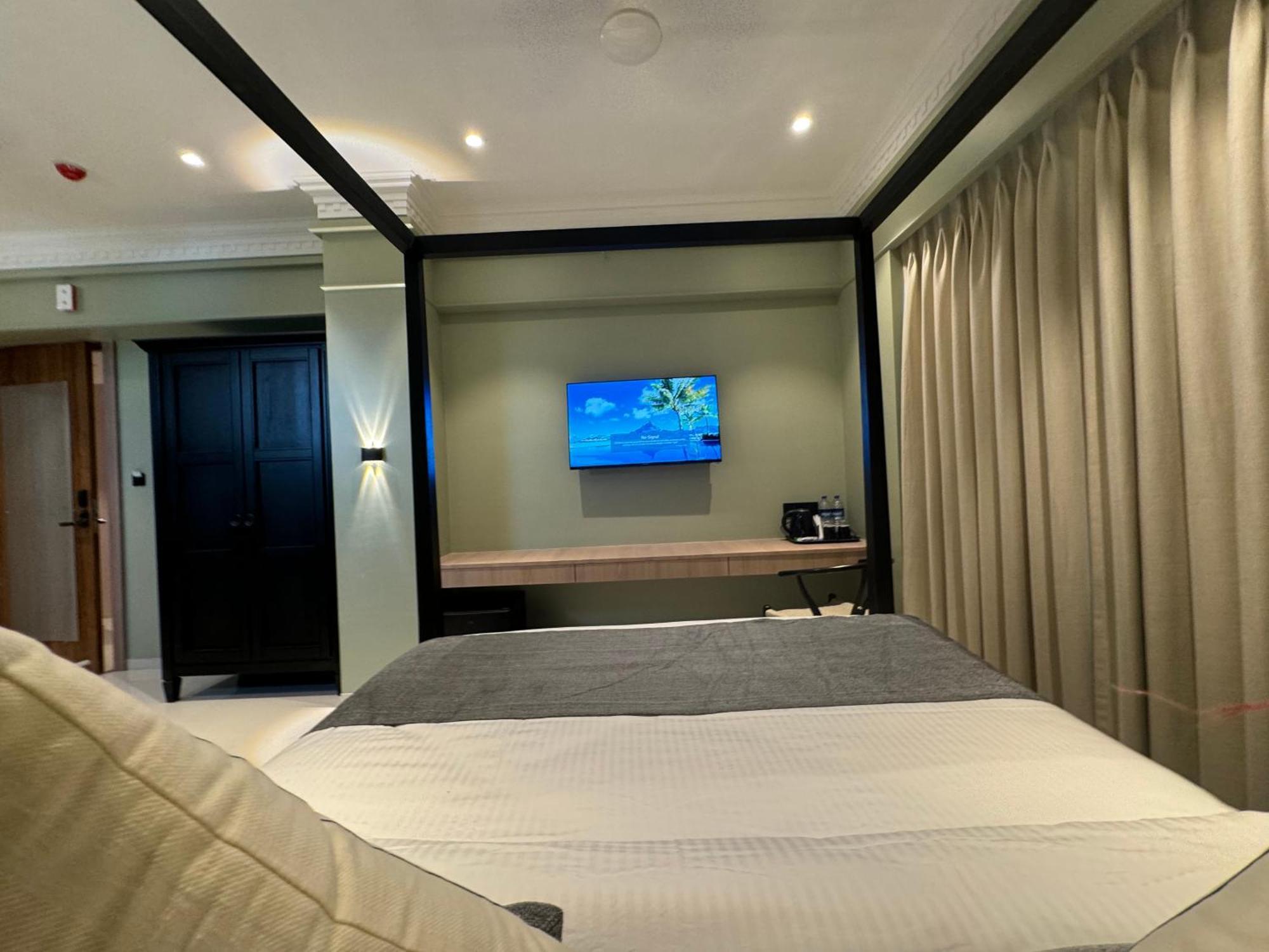 Hotel House, Malad Mumbai (Bombay)