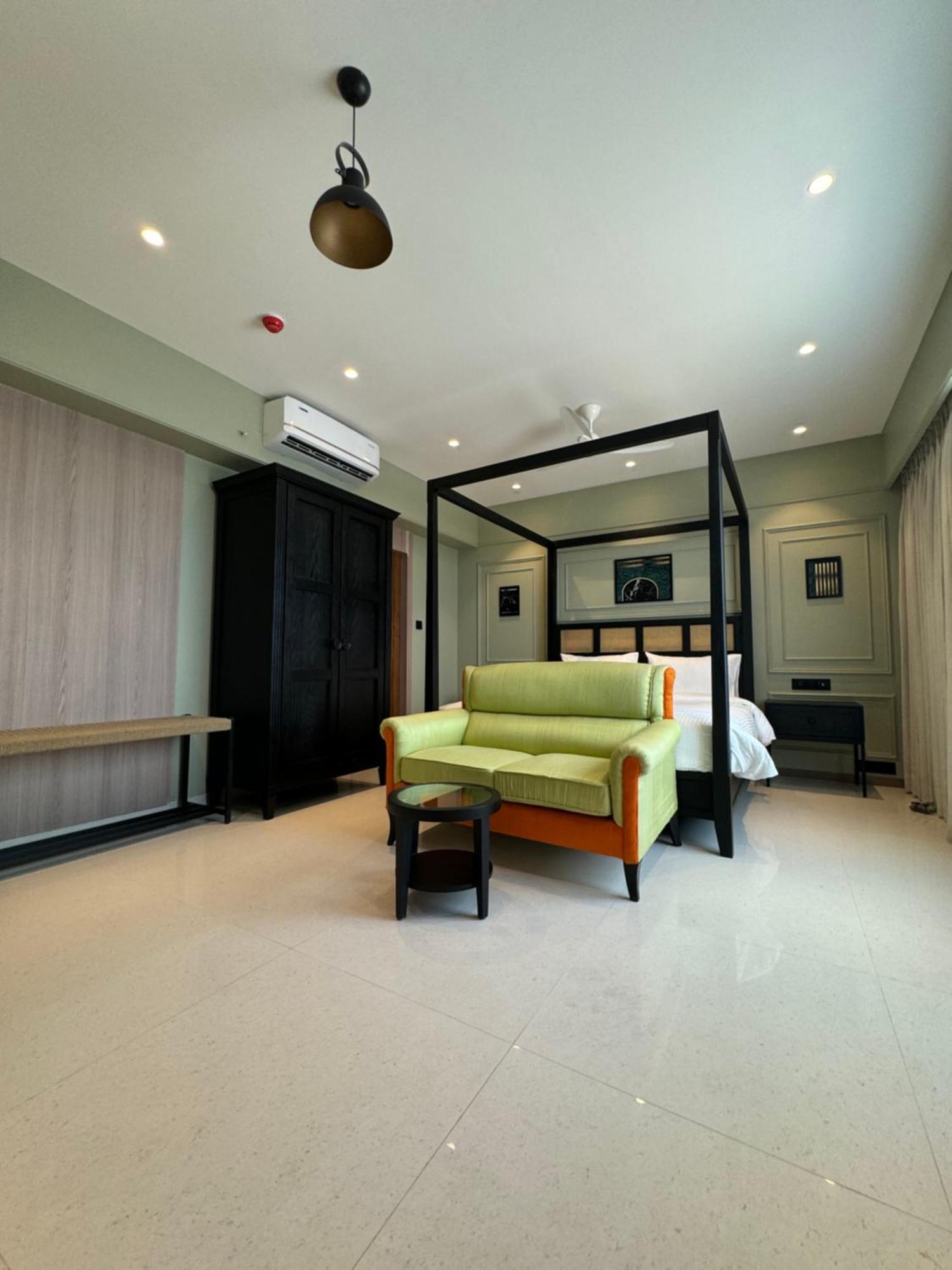 House, Malad Hotel Mumbai (Bombay)