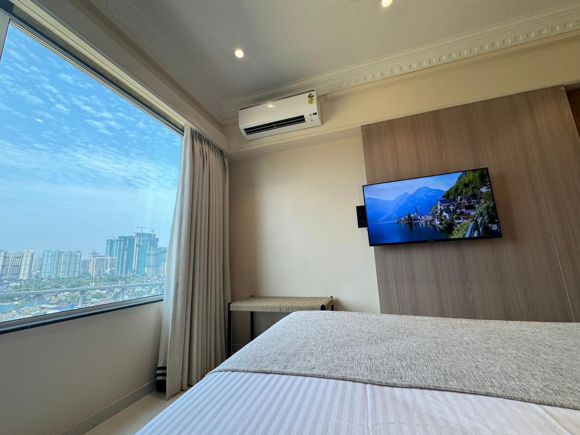 House, Malad Hotel Mumbai (Bombay)